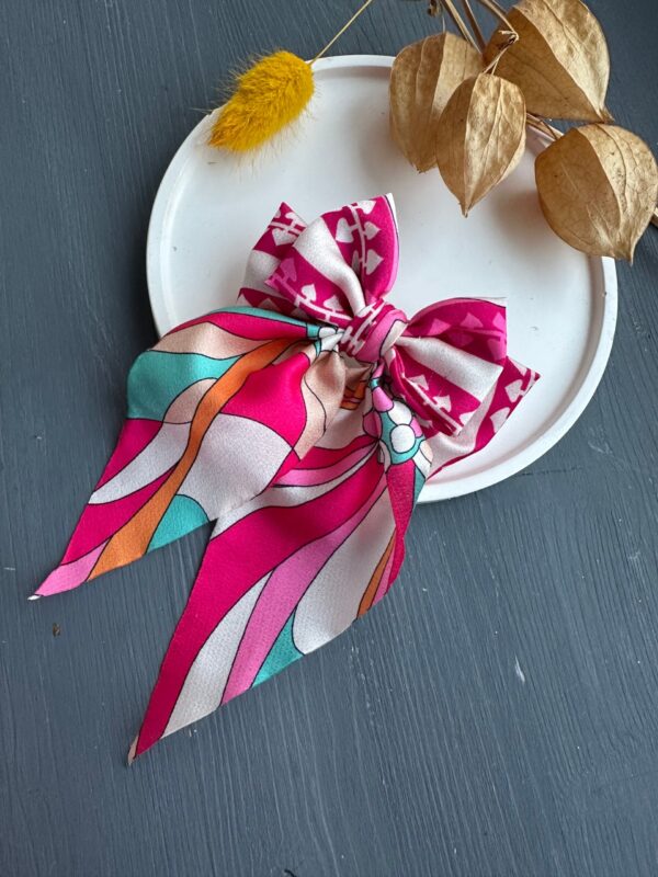 kaspinas segtukas plaukams