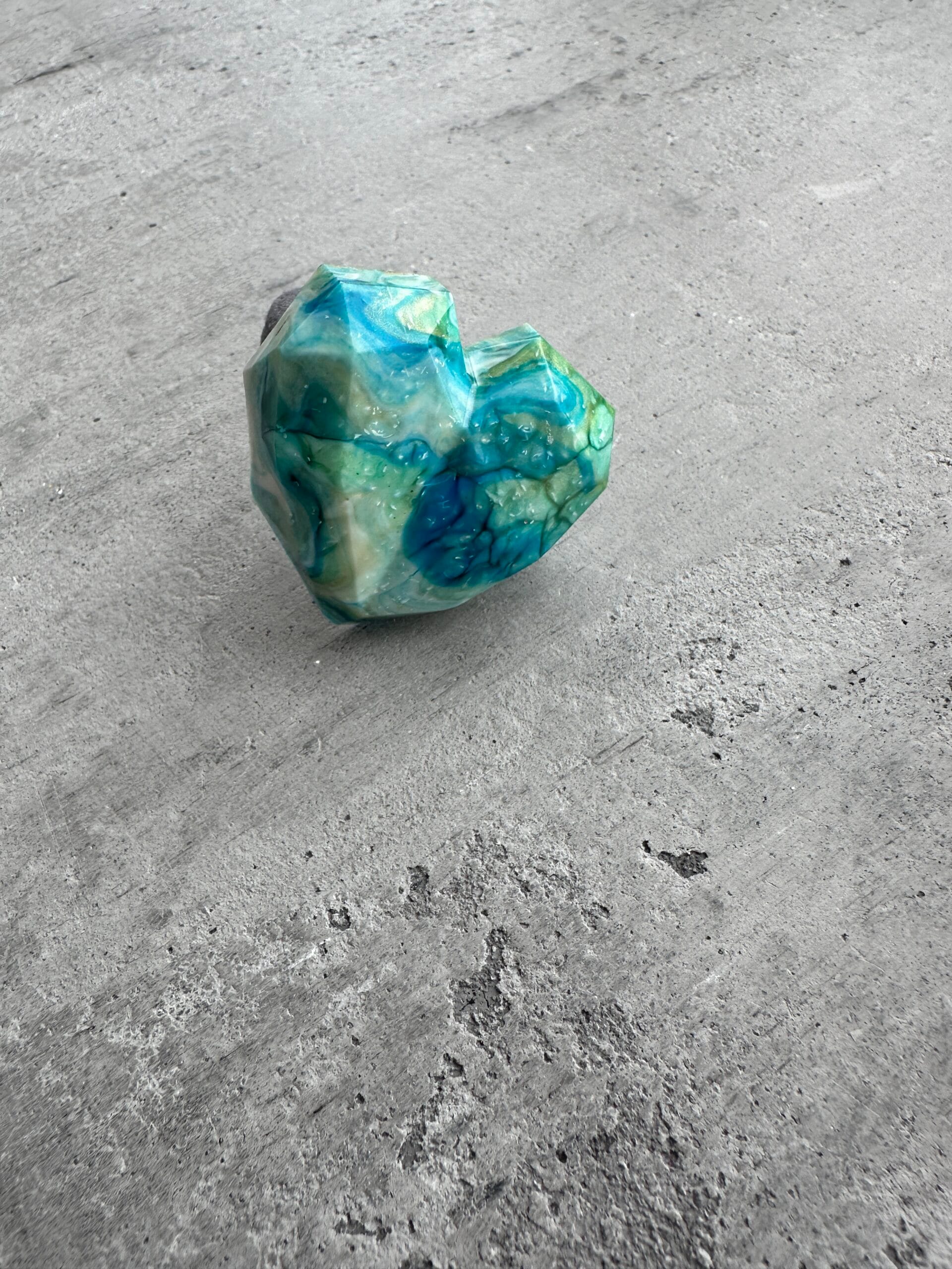 Plaukų gumytė iš epoksidinės dervos