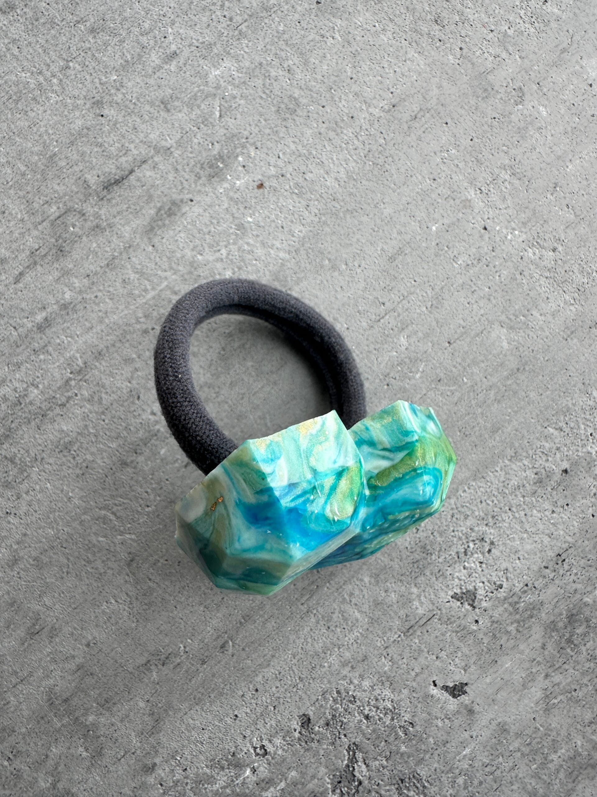 Plaukų gumytė iš epoksidinės dervos