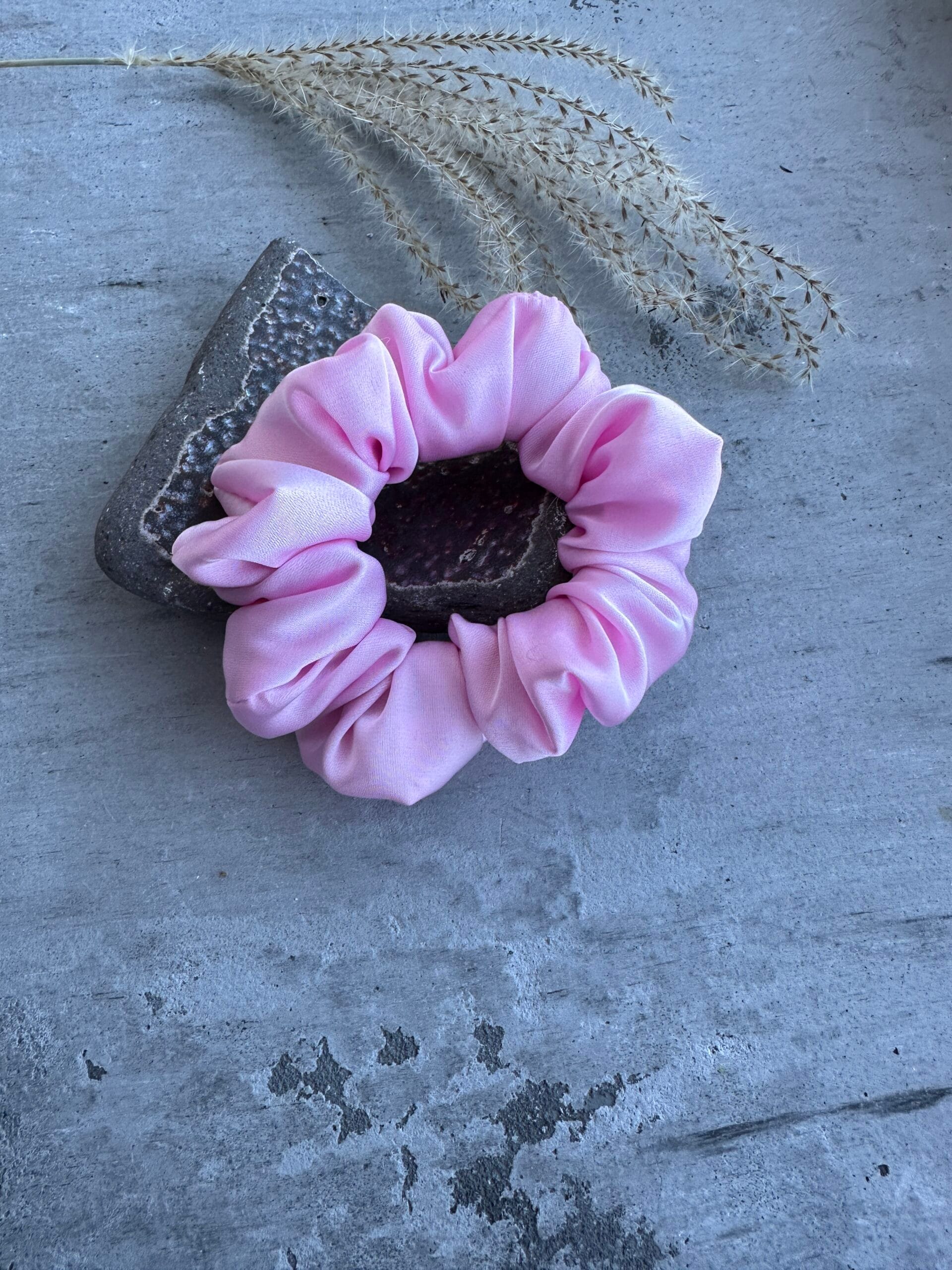 Plaukų gumytė iš Armani šilko