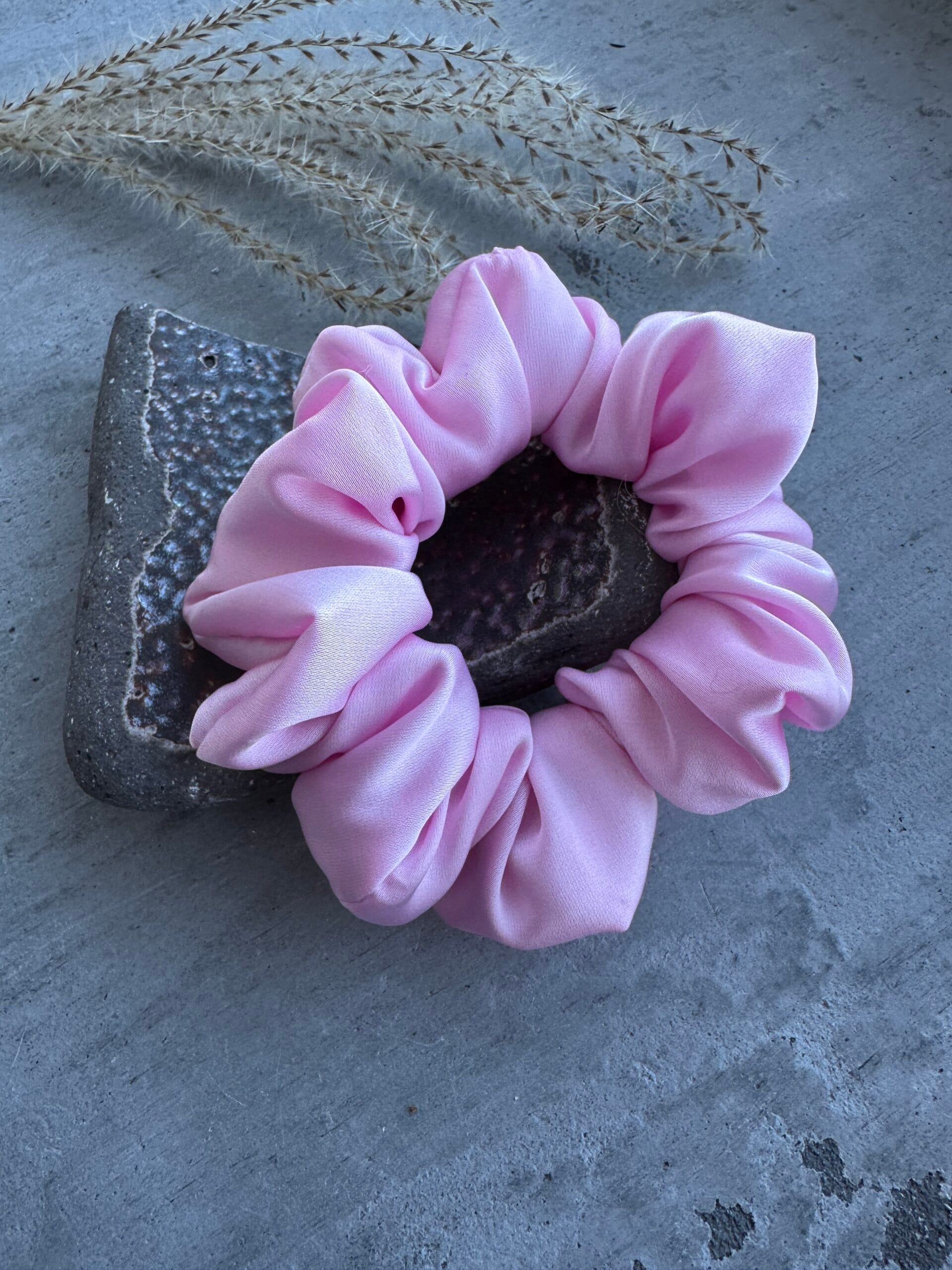 Plaukų gumytė iš Armani šilko