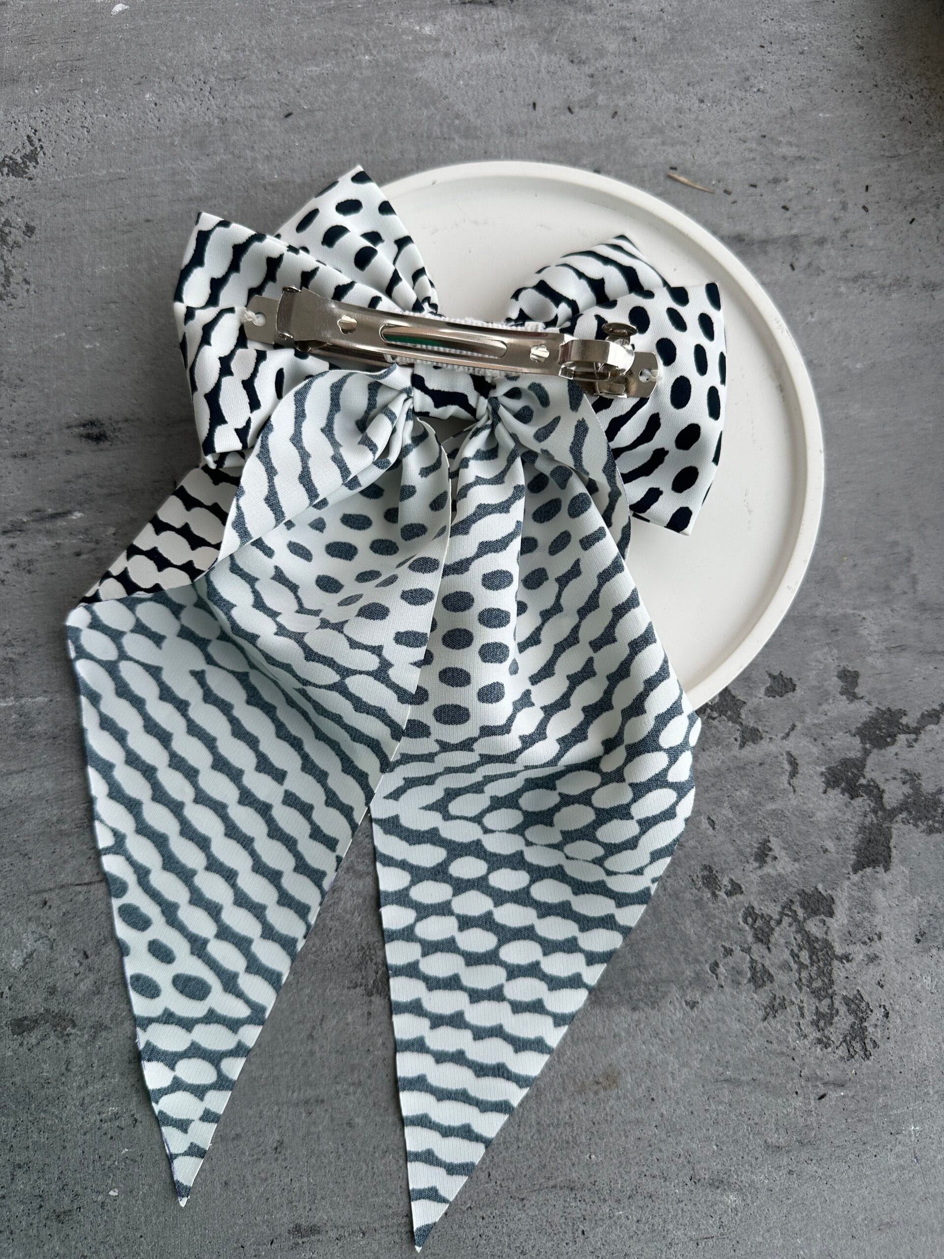 kaspinas segtukas juoda balta