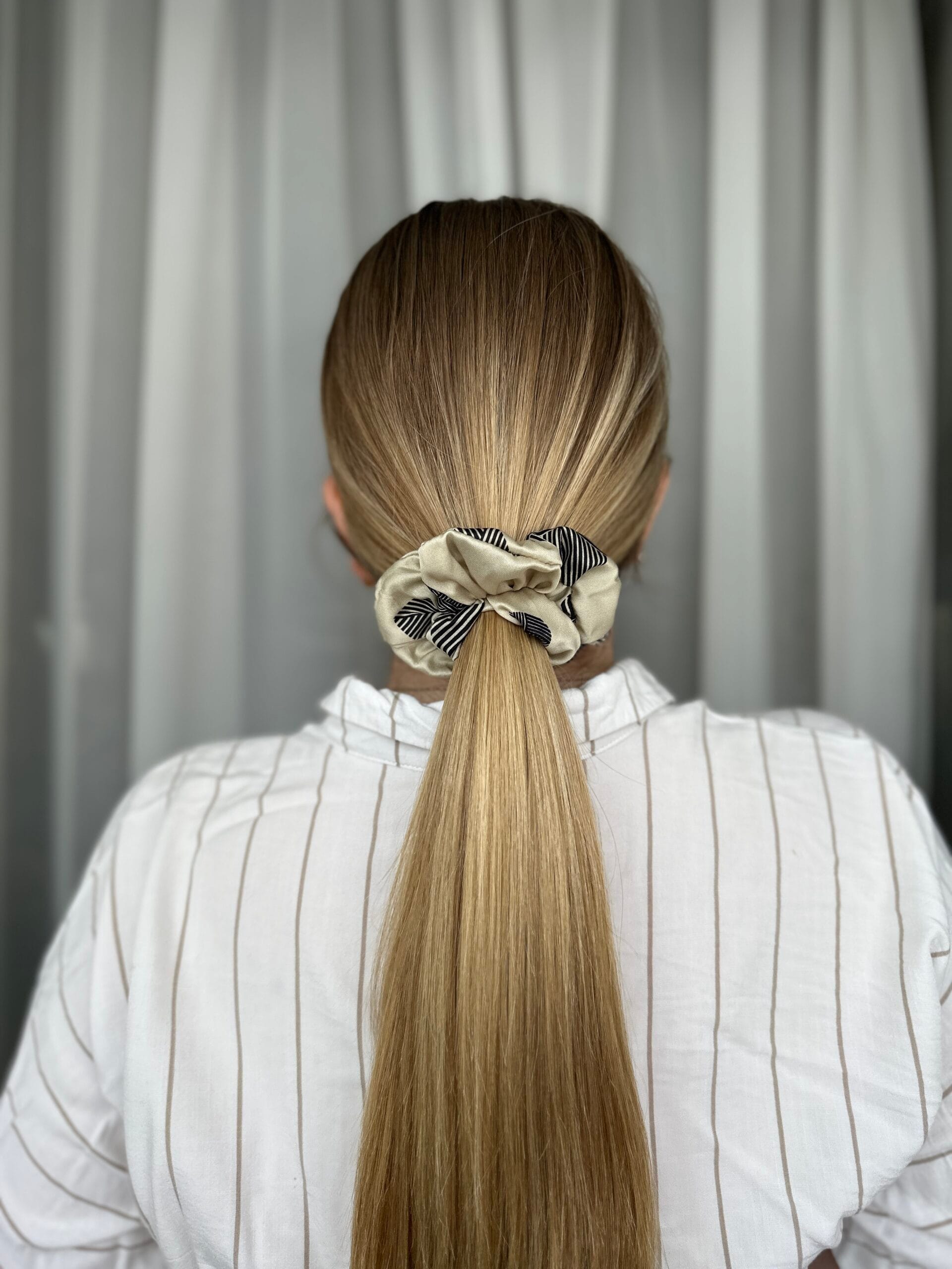 šilkinė plaukų gumytė su širdele