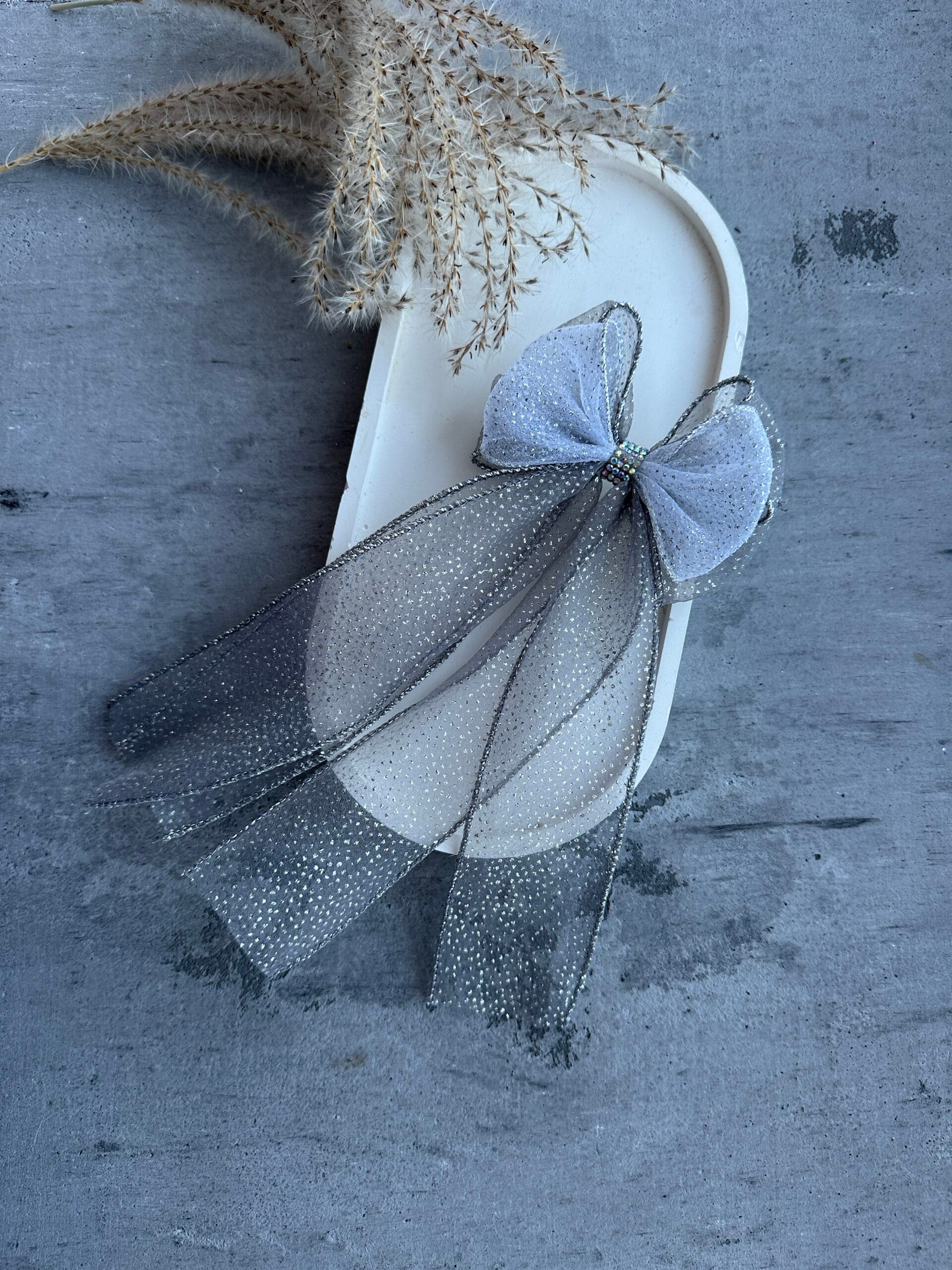 Plaukų kaspinas pilkas segtukas