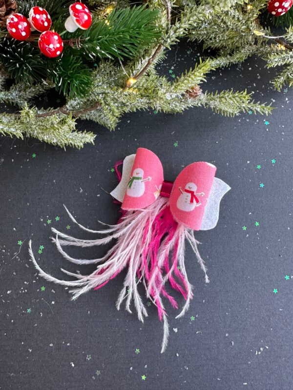 Plaukų segtukas su plunksnomis besmegenis