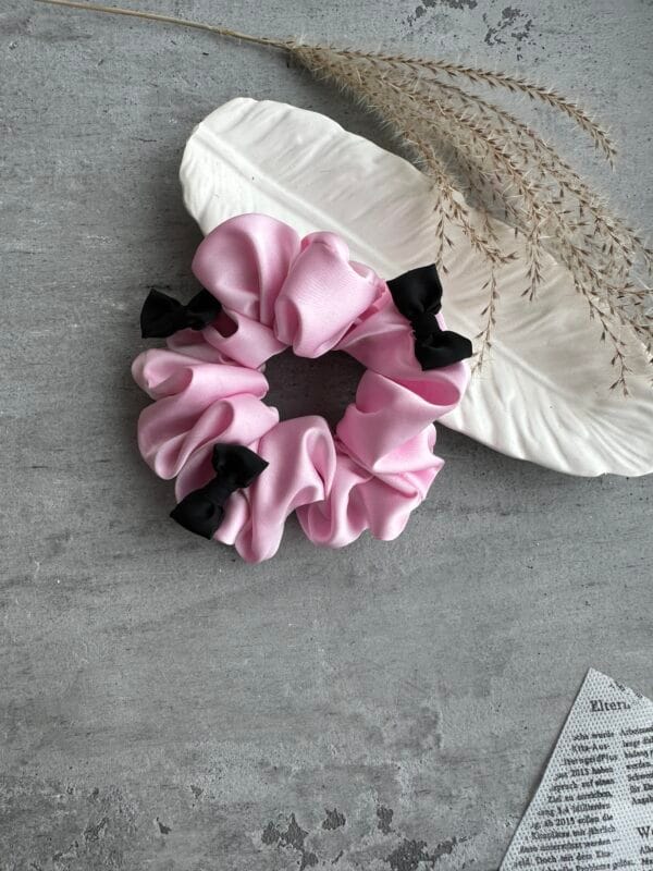 Plaukų gumytė Armani šilko su kaspinukais – prabanga