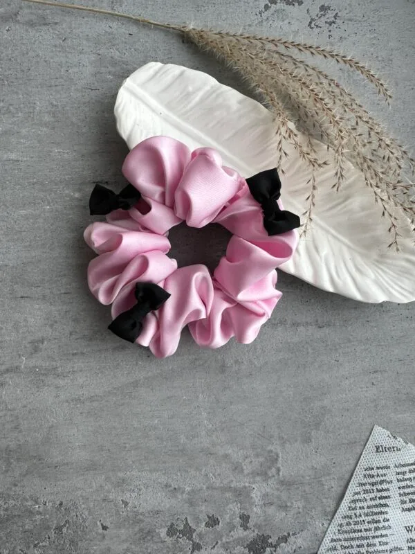 Plaukų gumytė Armani šilko su kaspinukais – prabanga