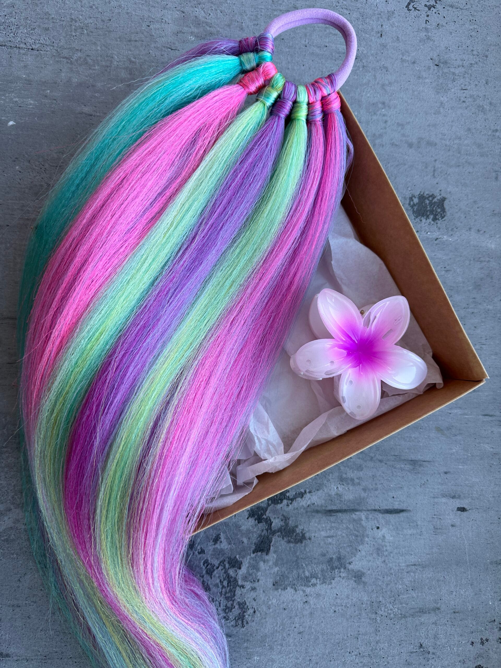 Plaukų gumytė ir plaukų spaustukas gėlytė