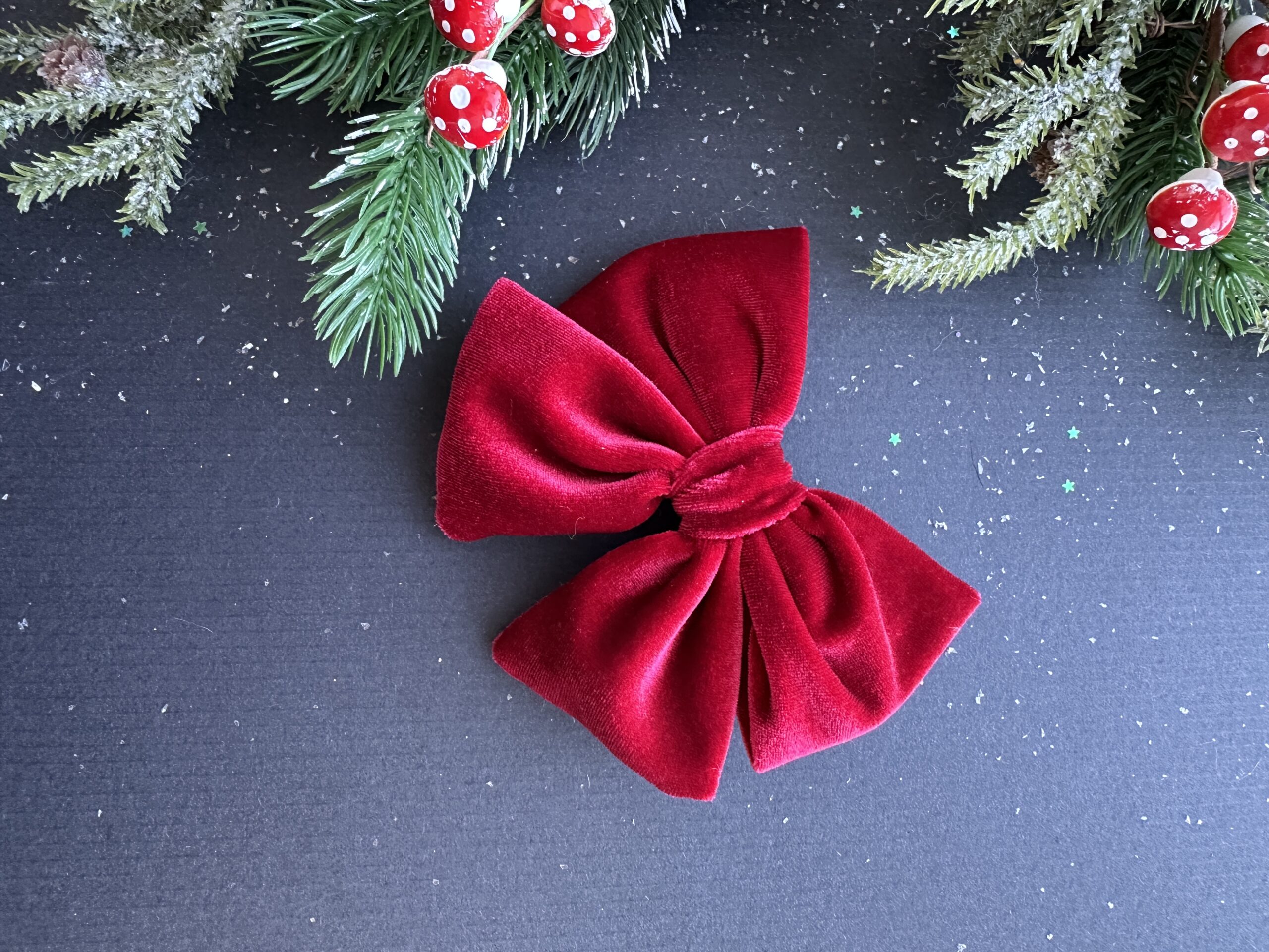 plaukų kaspinas segtukas raudonas barchatas