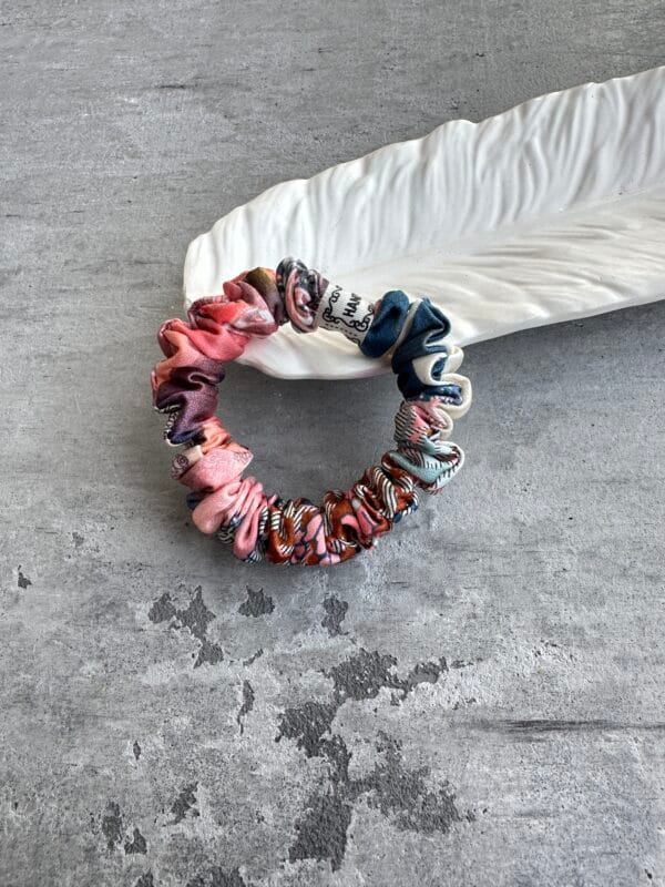 Plaukų gumytė iš atlasinio šilko siaura