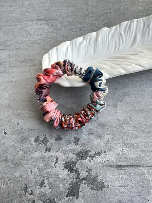 Plaukų gumytė iš atlasinio šilko siaura