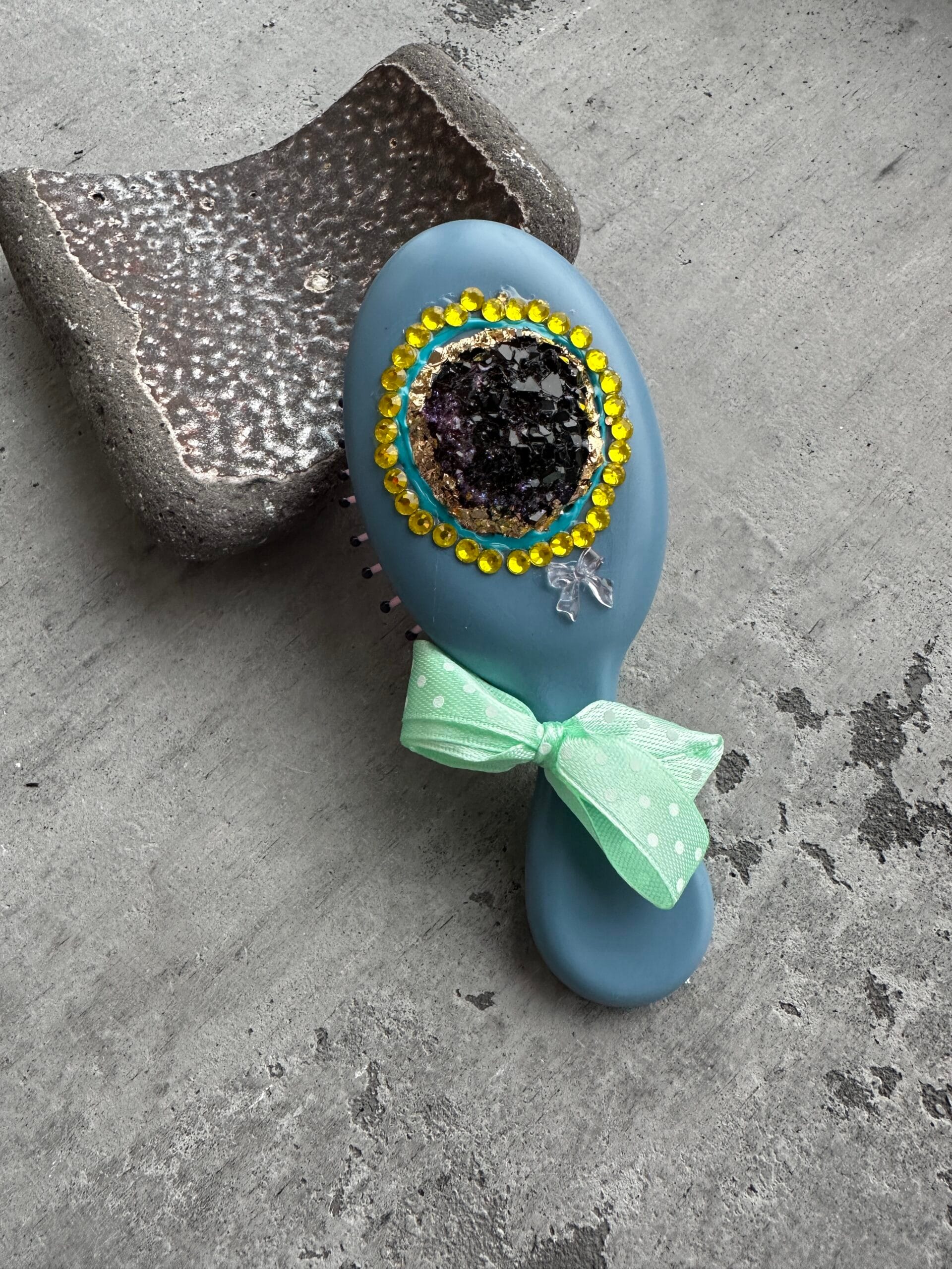 Plaukų šukos akmuo