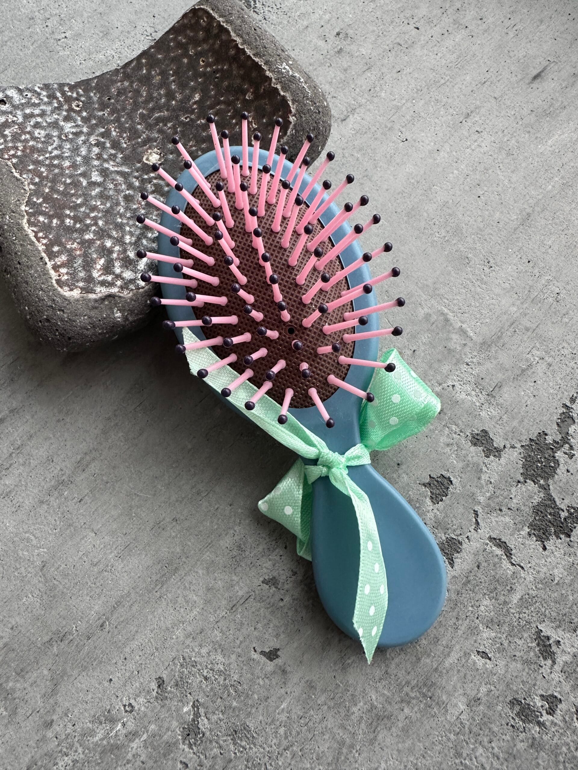 Plaukų šukos akmuo