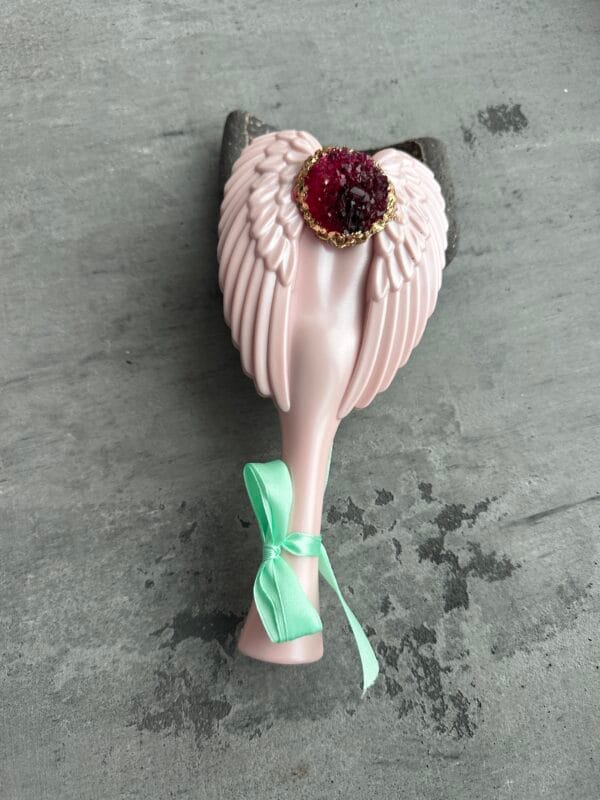 Plaukų šukos karalienė