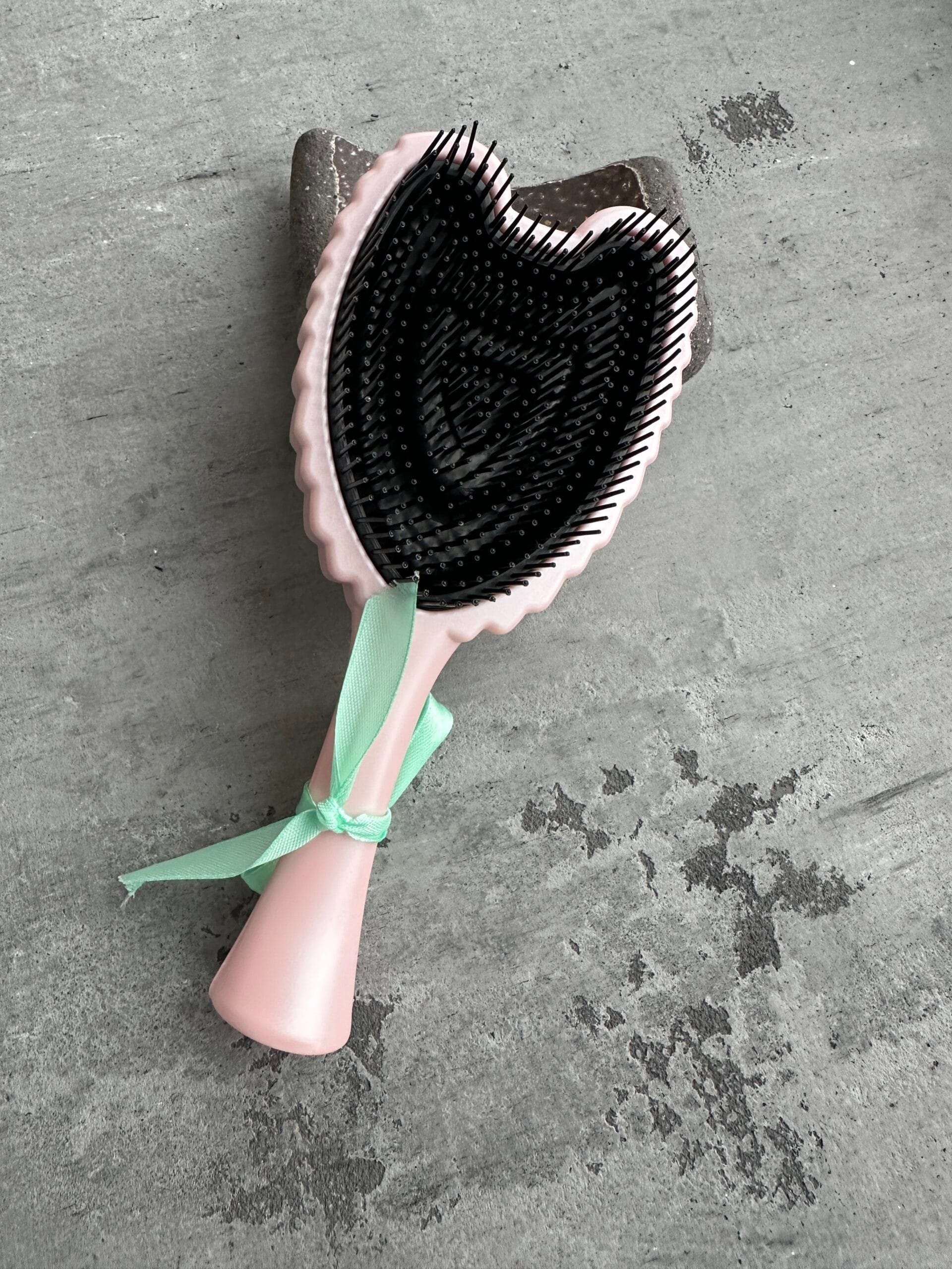 Plaukų šukos karalienė