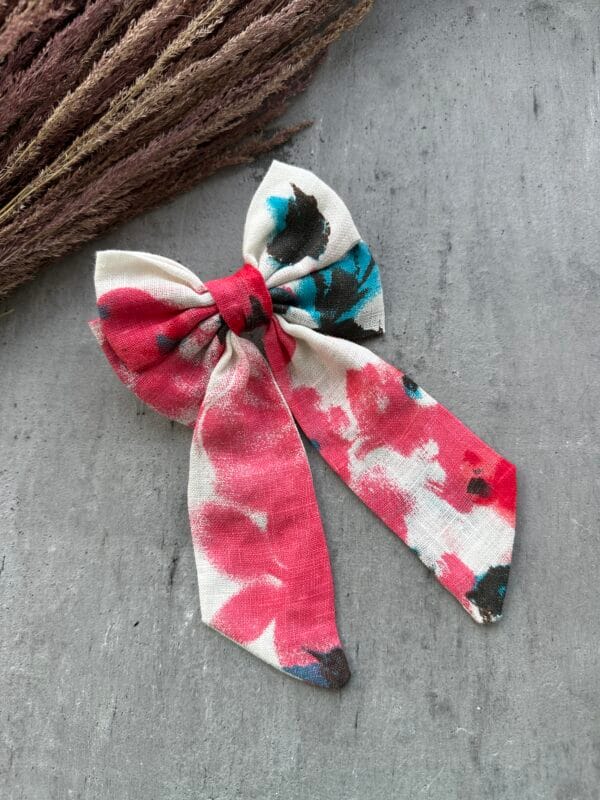 Plaukų kaspinas iš lino raudonos gelės