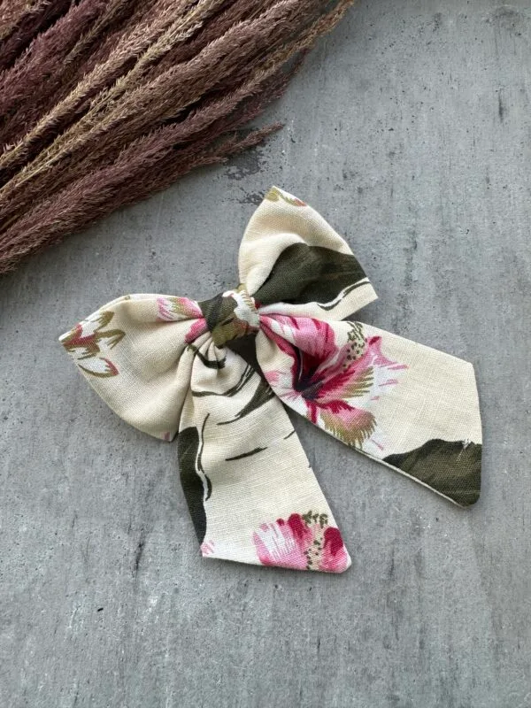 Lininis kaspinas plaukams su defektu