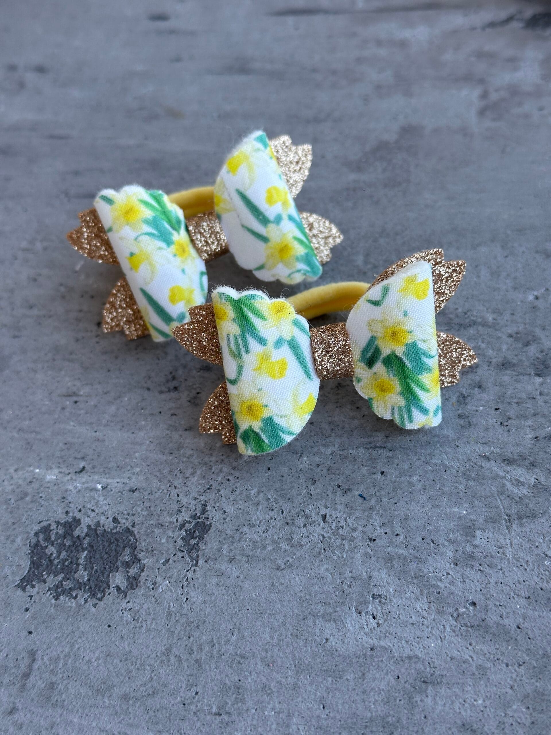 Plaukų gumytės narcizai