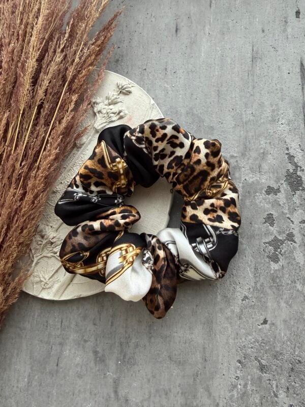 Natūralaus šilko plaukų gumytė auksinis leopardas
