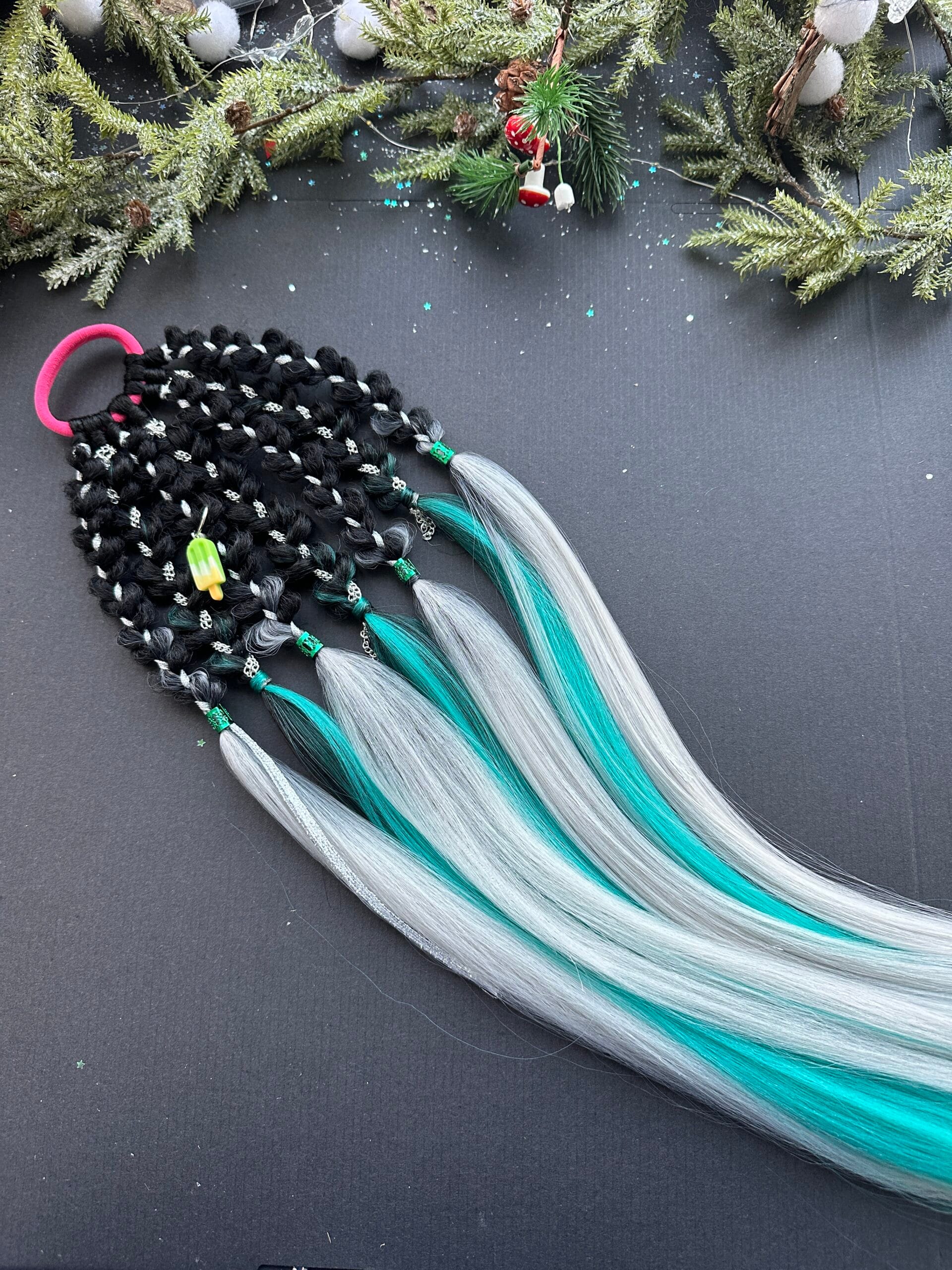 Plaukų gumytė rankų darbo karalienė