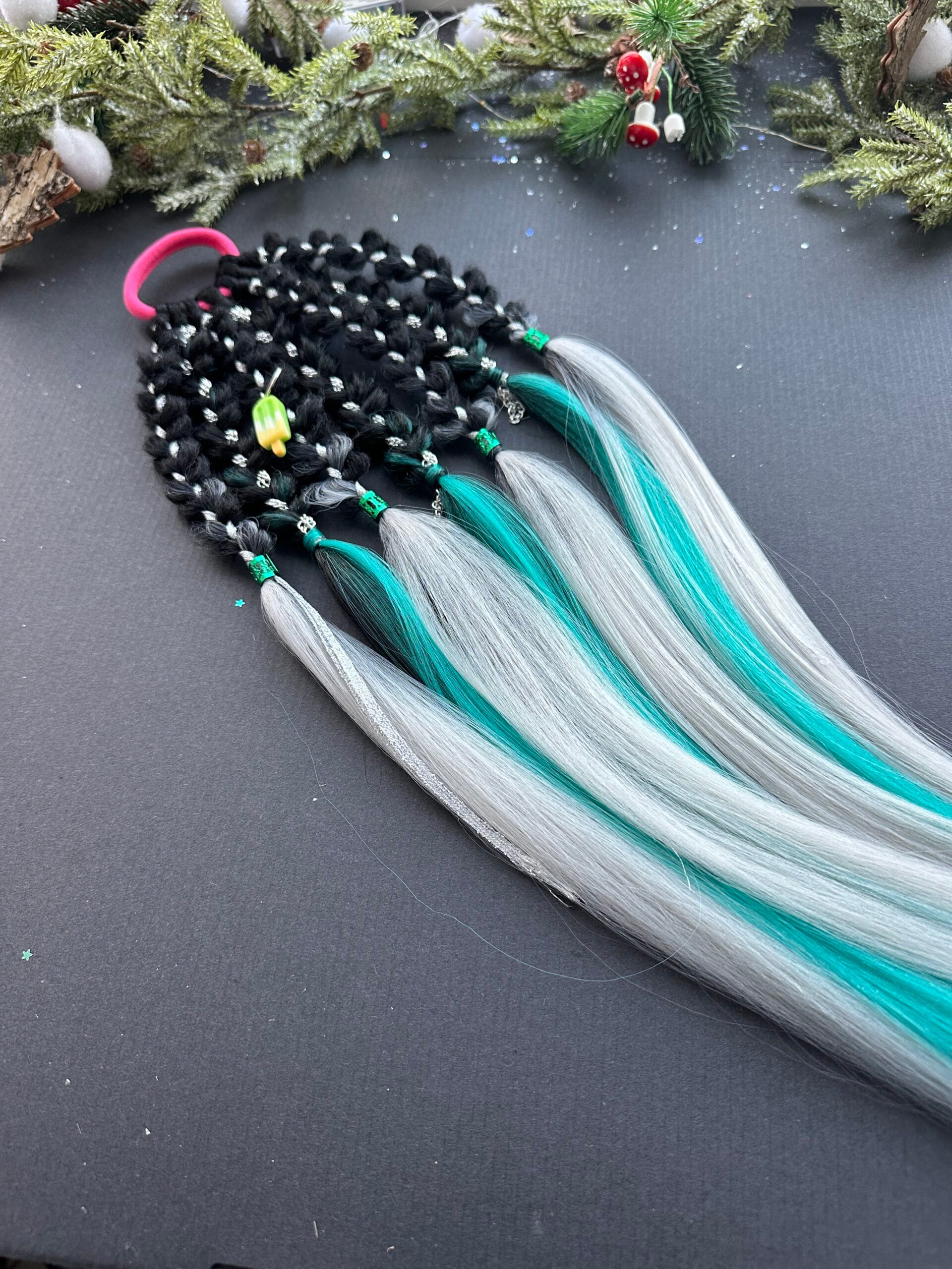 Plaukų gumytė rankų darbo karalienė