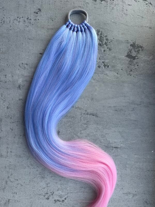 Plaukų gumytė pinta rankų darbo plaukai