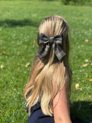 Kaspinas mokyklai prie uniformos