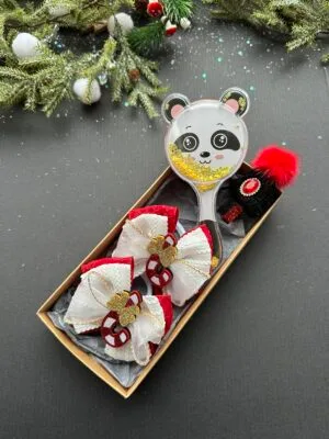 Plaukų kaspinukų rinkinys ir plaukų šepetis "Panda"