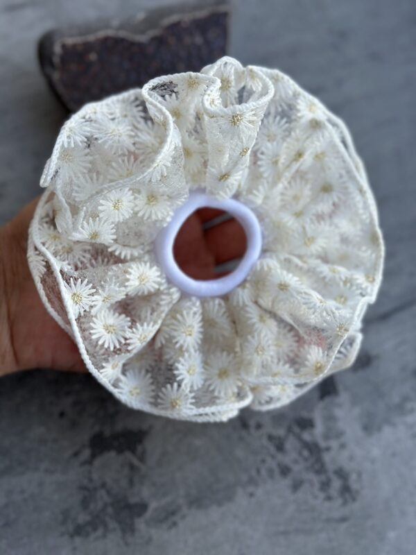 Balta plaukų gumytė mergaitėms