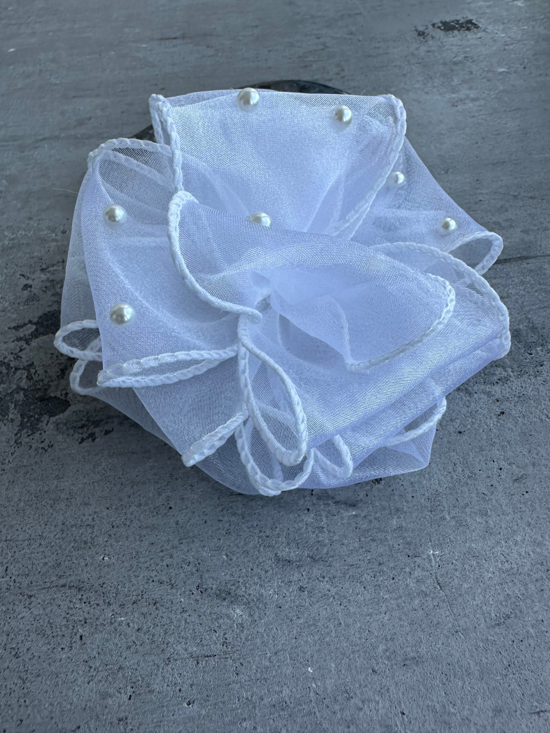 Plaukų gumytė su perlais