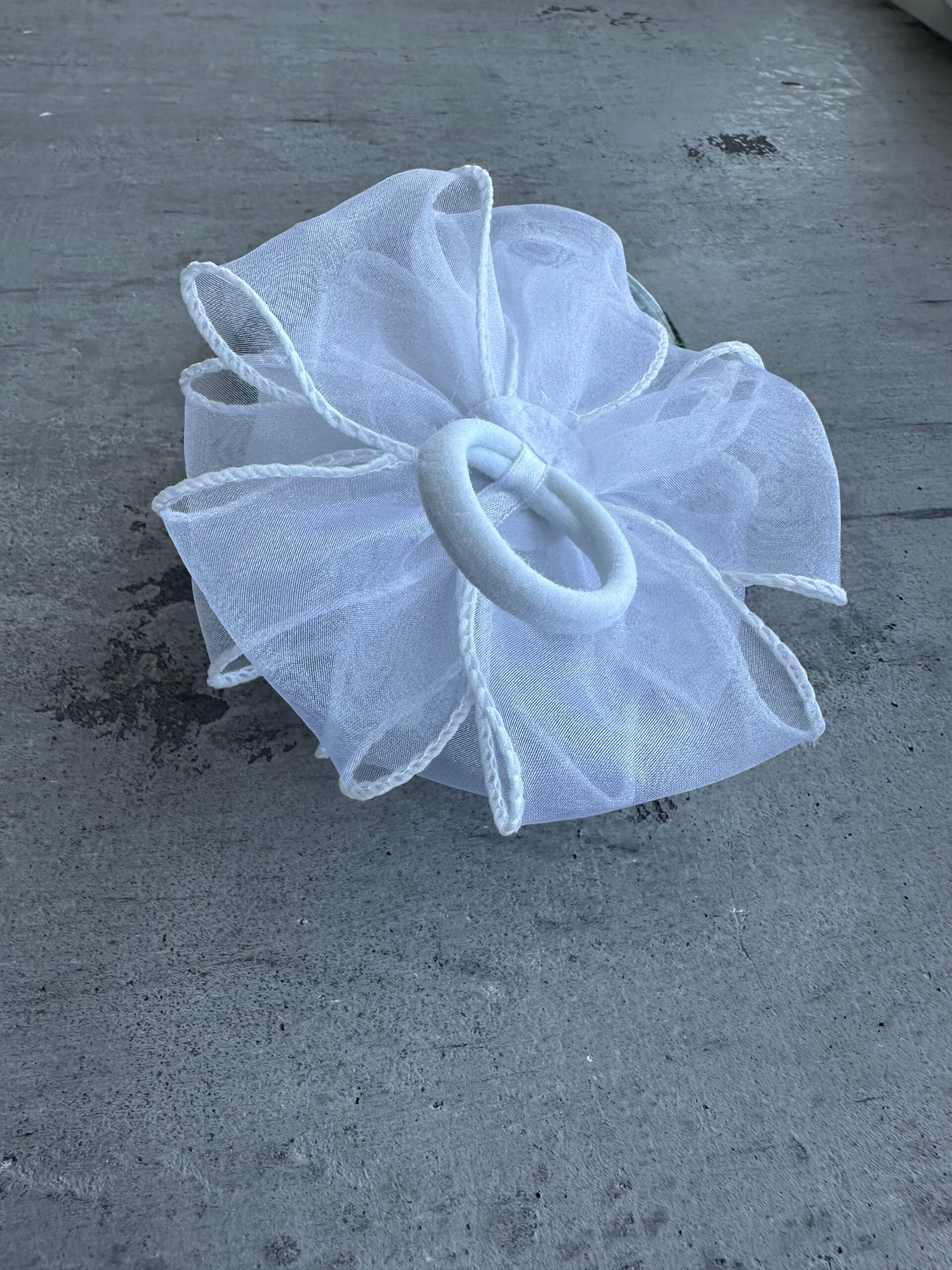 Plaukų gumytė  su perlais - Image 2