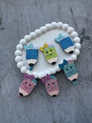 plaukų segtukai pieštukai