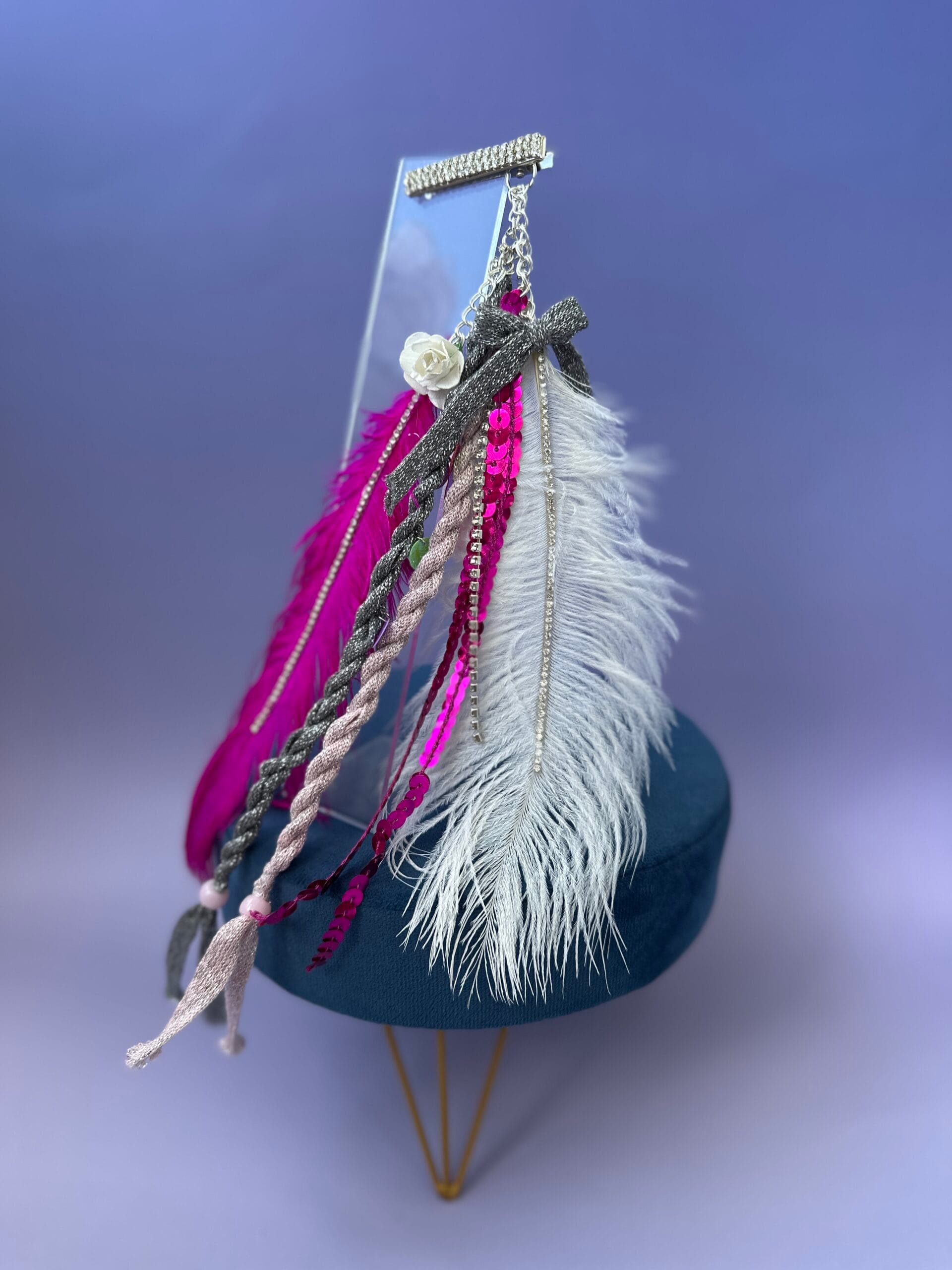 Plaukų segtukas su plunksnomis švelnumas - Image 3