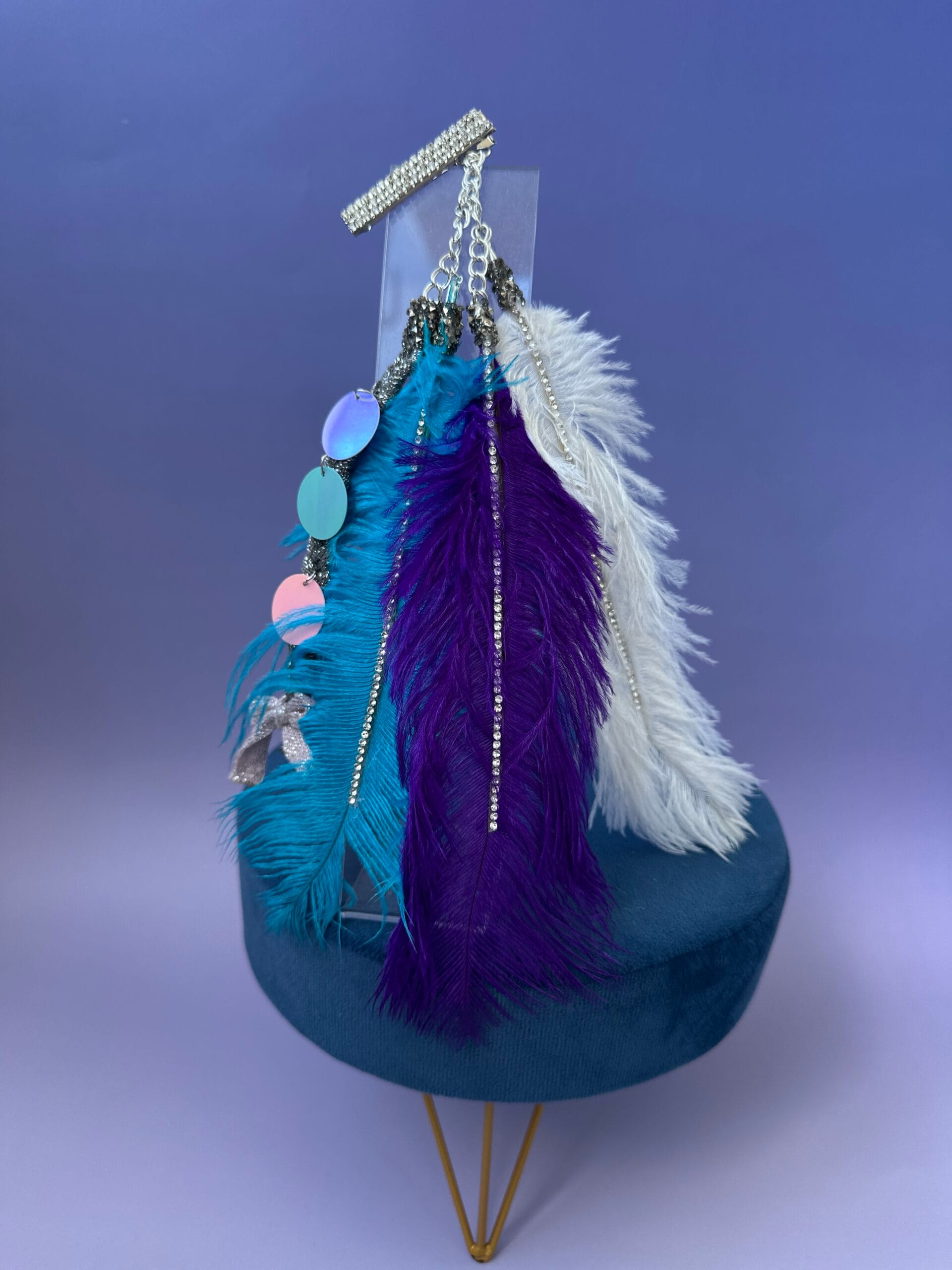 Plaukų segtukas su plunksnomis šventėms - Image 3