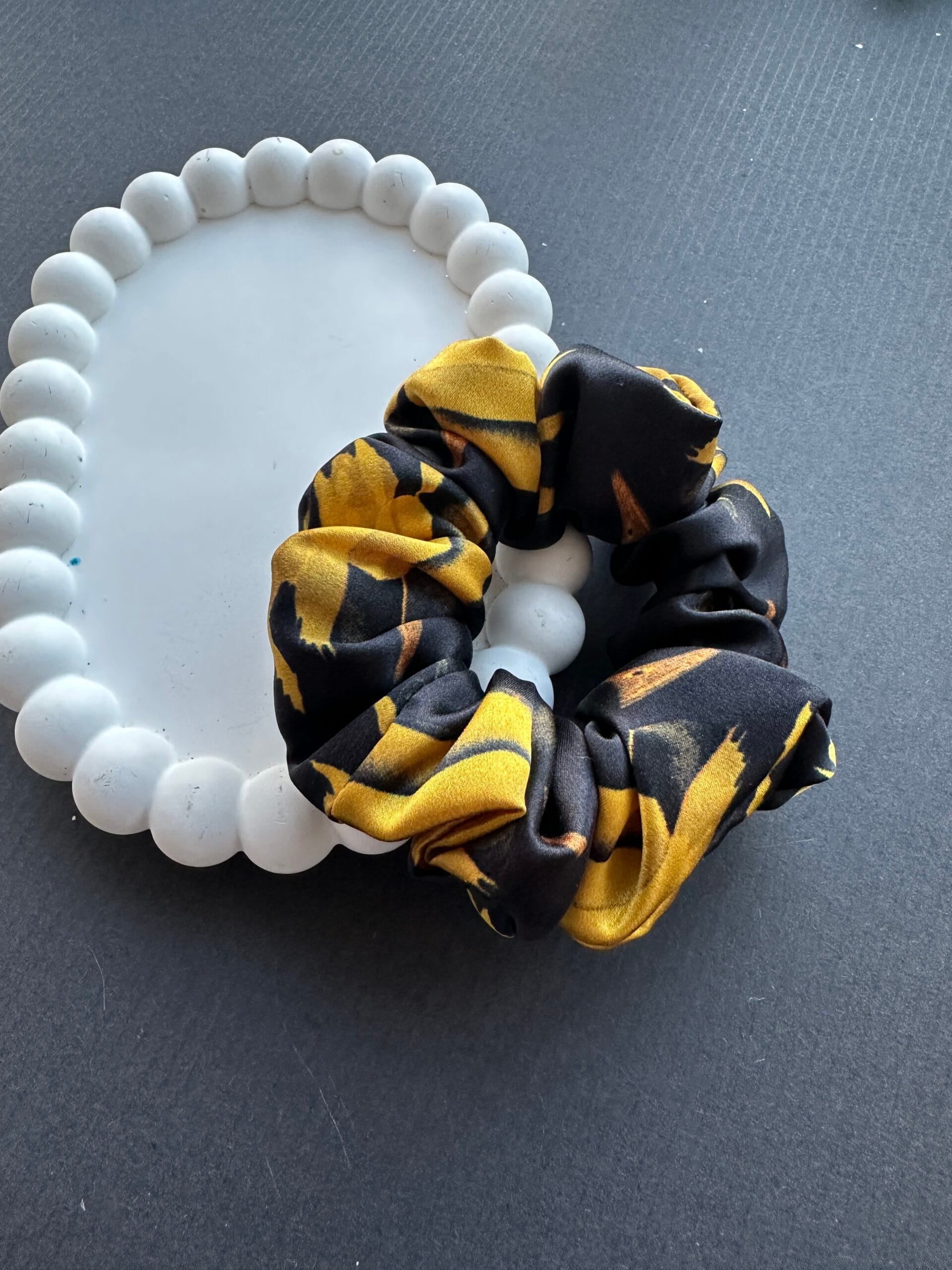 Šilkinė plaukų gumytė