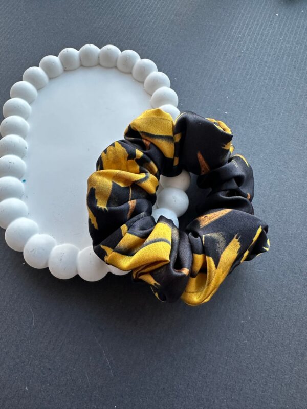 Šilkinė plaukų gumytė