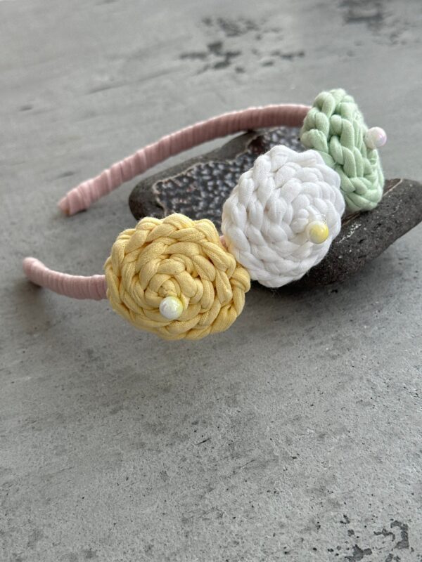 plaukų lankelis su gėlėmis