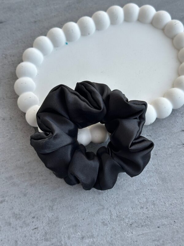 Šilkinė plaukų gumytė juoda