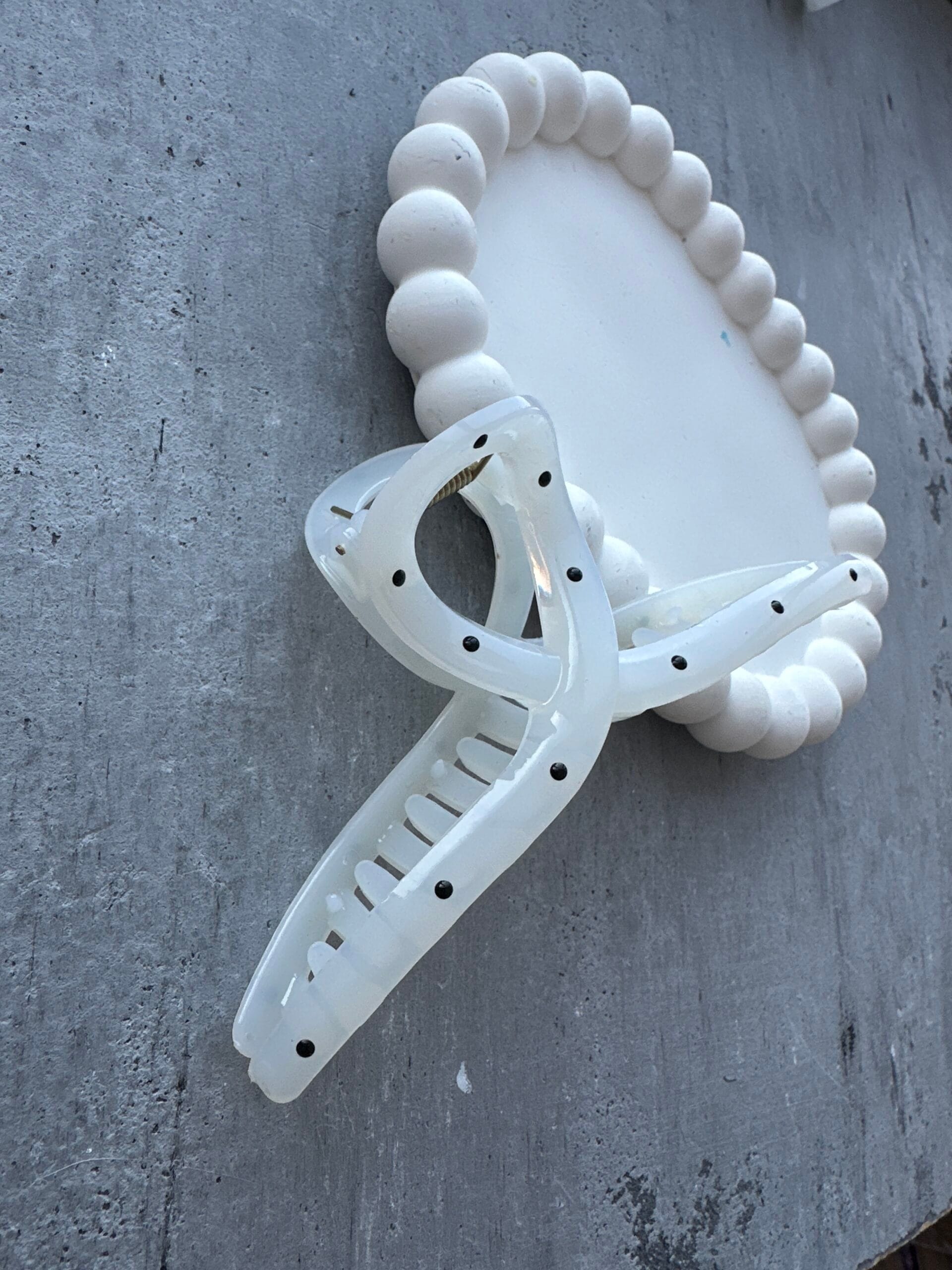 Plaukų žnyplės klasika white