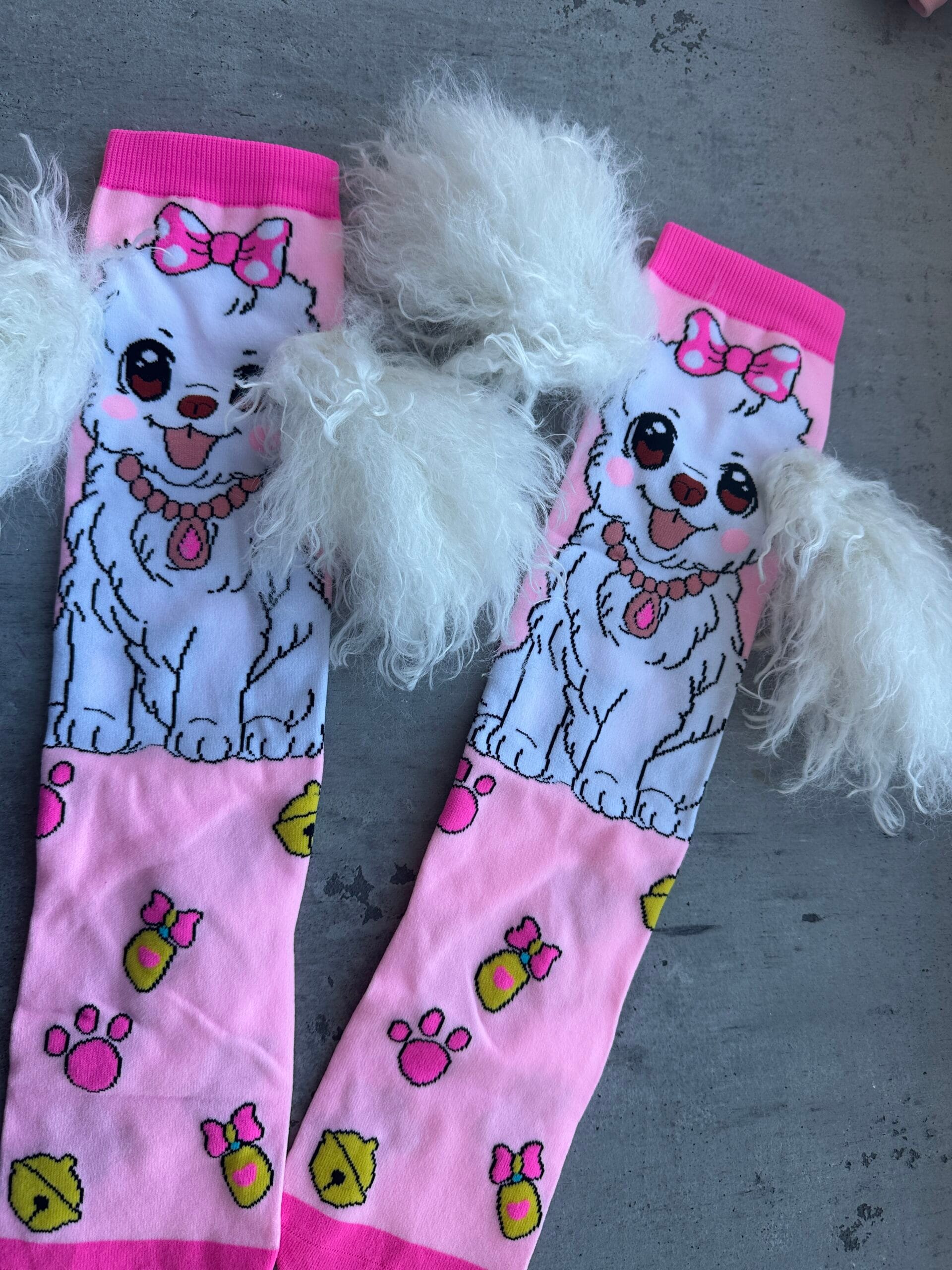 Stilingos ilgos kojinės su šuniukais