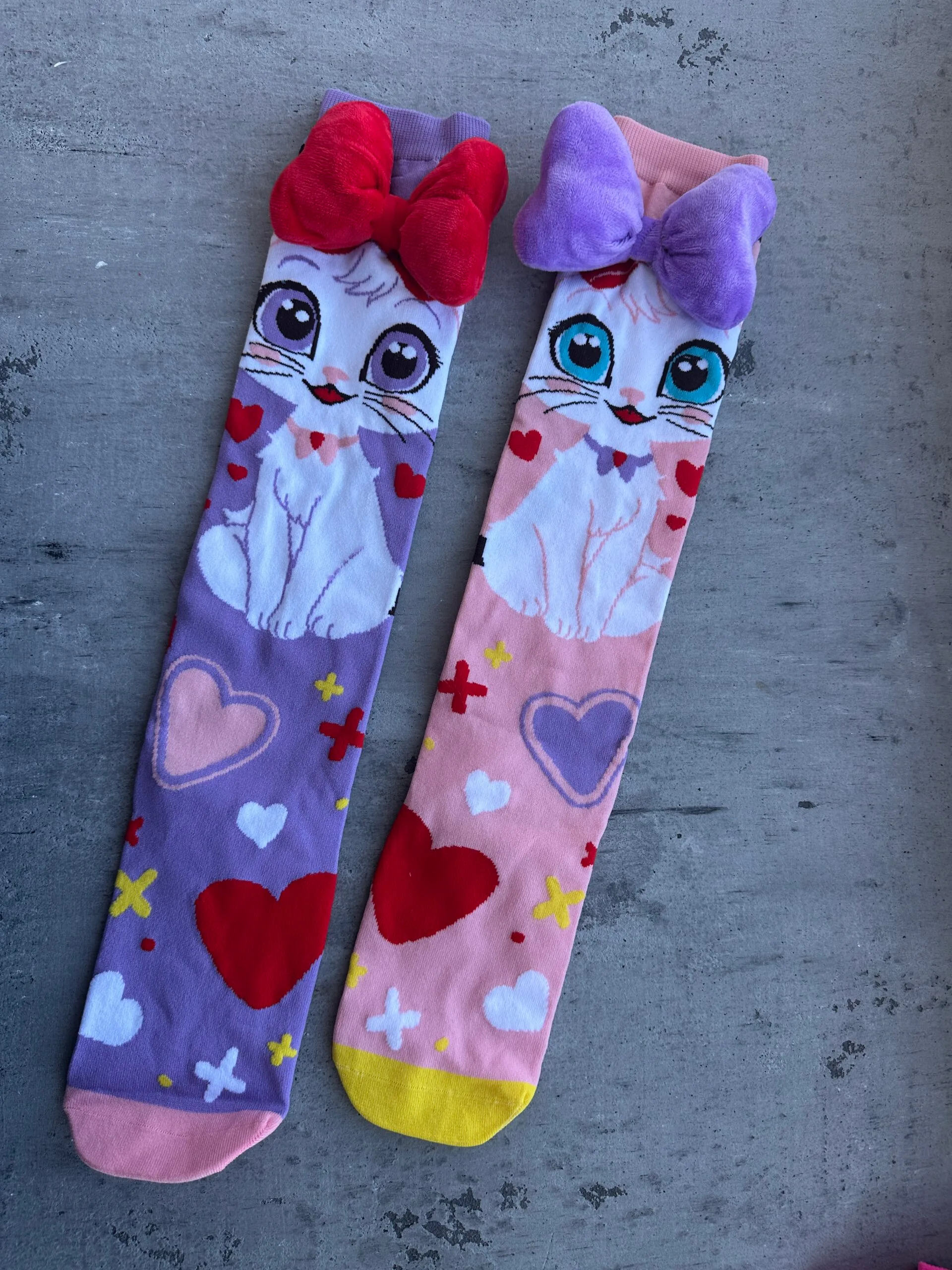 Stilingos ilgos kojinės su kačiukais