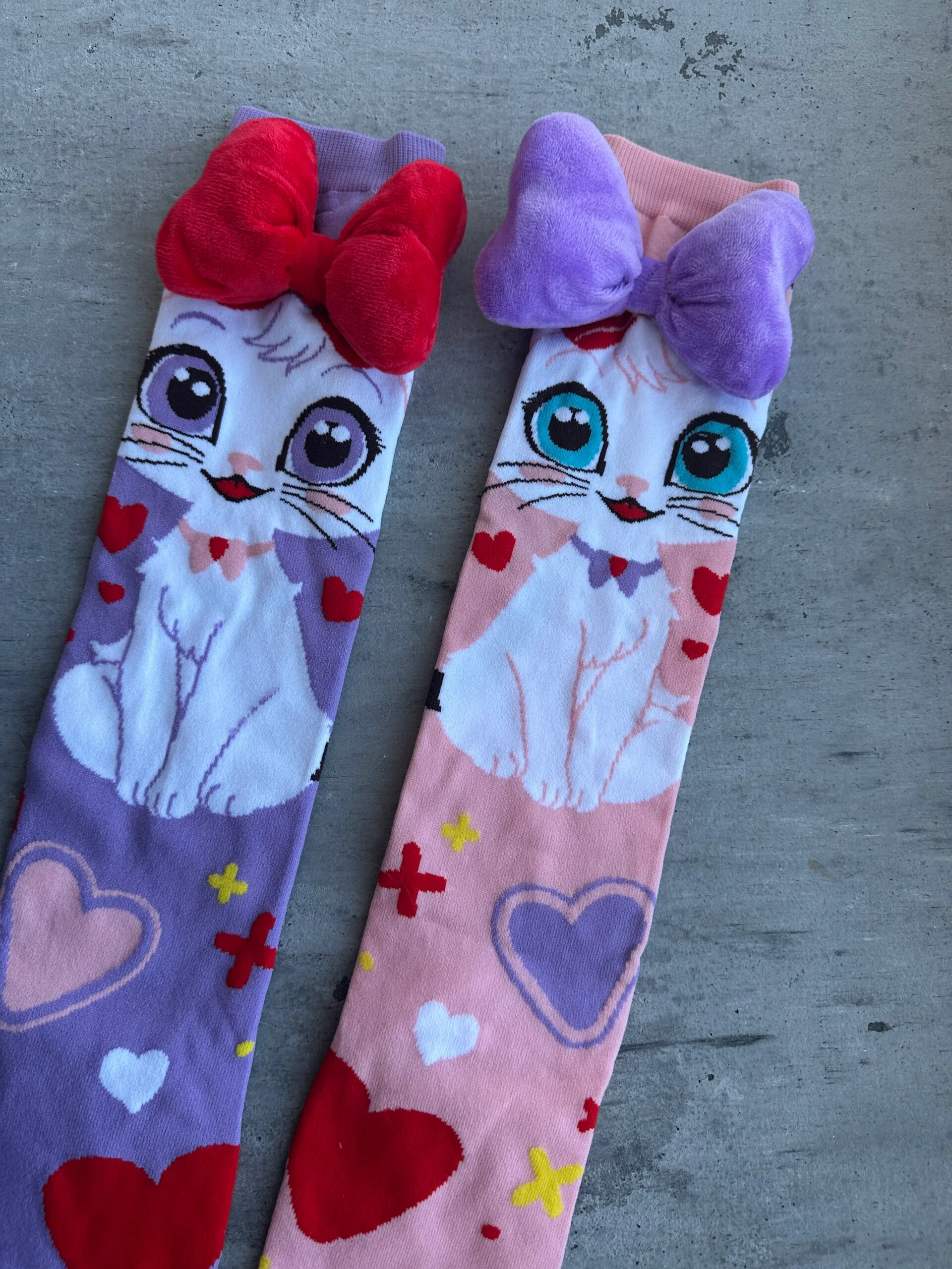 Stilingos ilgos kojinės su kačiukais