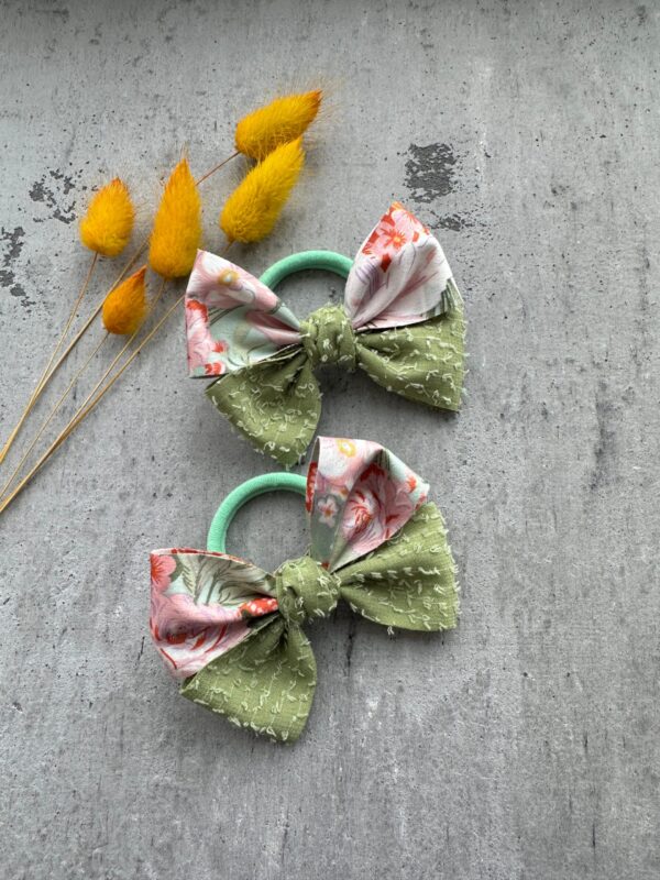 Rankų darbo plaukų gumytės Pavasaris