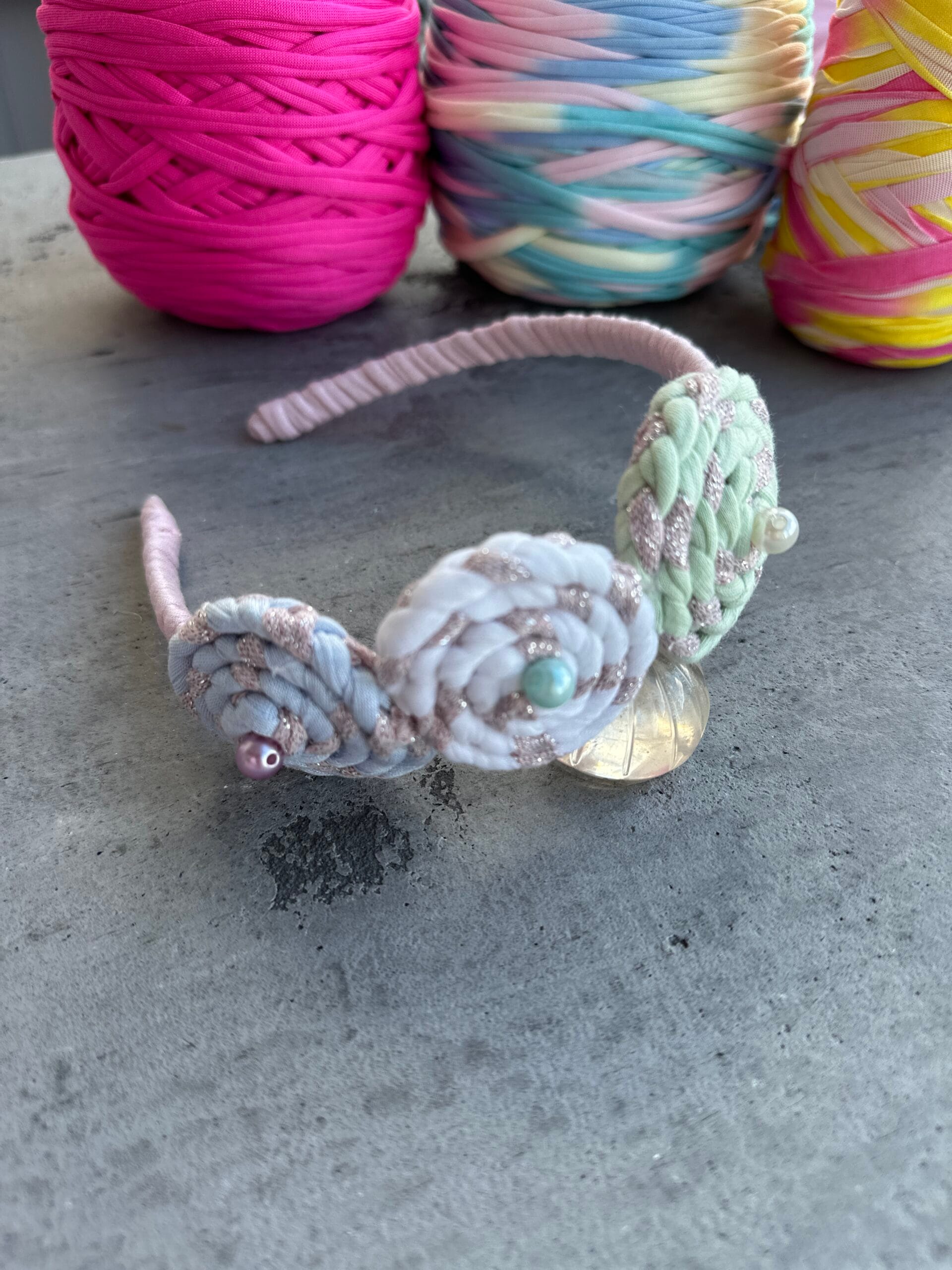 Rankų darbo plaukų lankelis pintas - Image 4