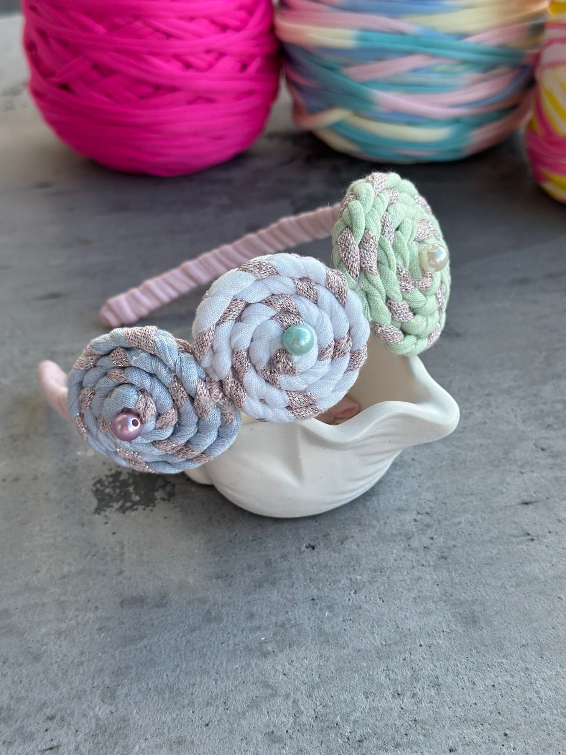 Rankų darbo plaukų lankelis pintas - Image 2