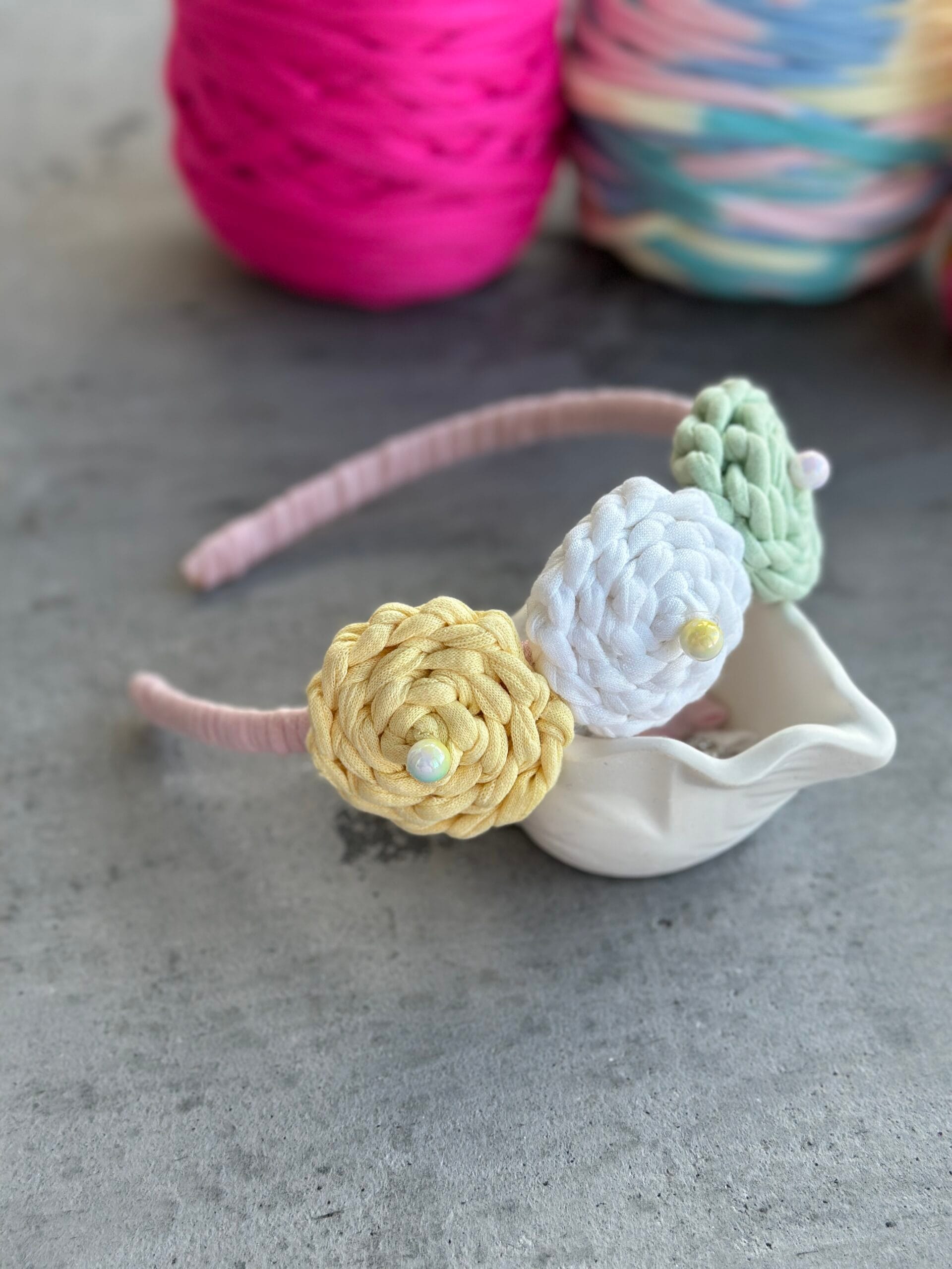 Rankų darbo plaukų lankelis gėlytės